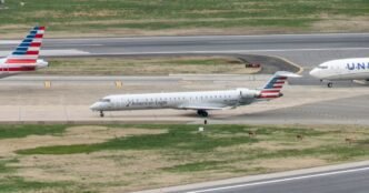 Plane with 5 House members clipped by aircraft on taxiway at Reagan National Airport near D.C.
