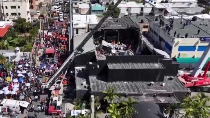 Roof of nightclub in Dominican Republic collapses mid-concert