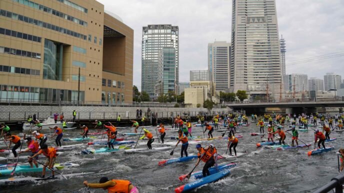 Stand-up paddleboarding adds new recreation to Japan's waterways