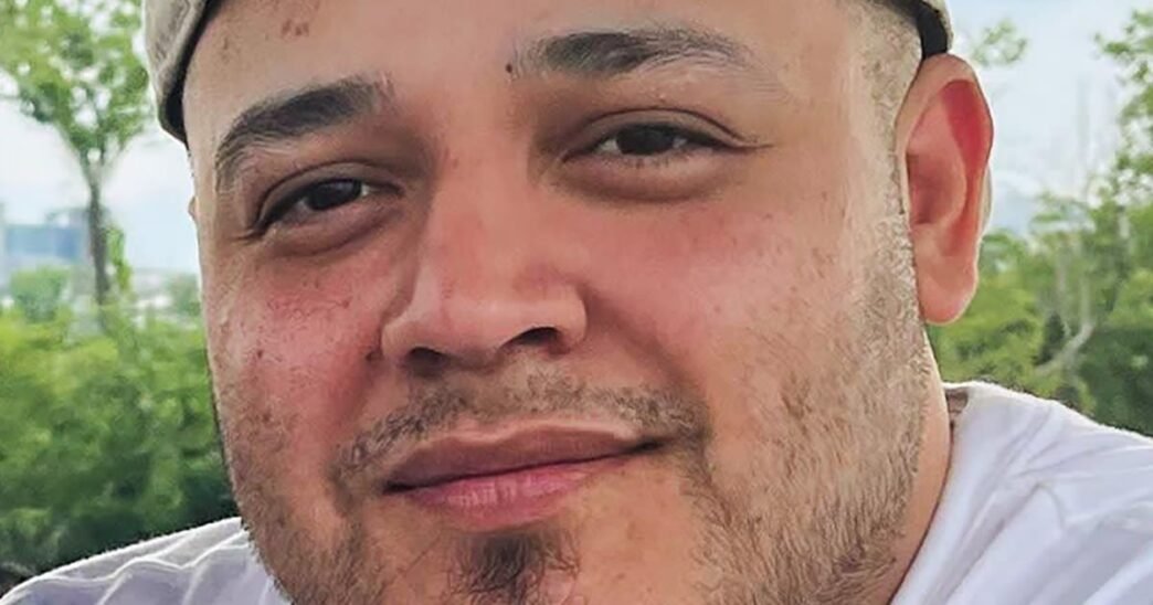 Supreme Court says Trump admin must 'facilitate' release of man wrongly deported to El Salvador prison