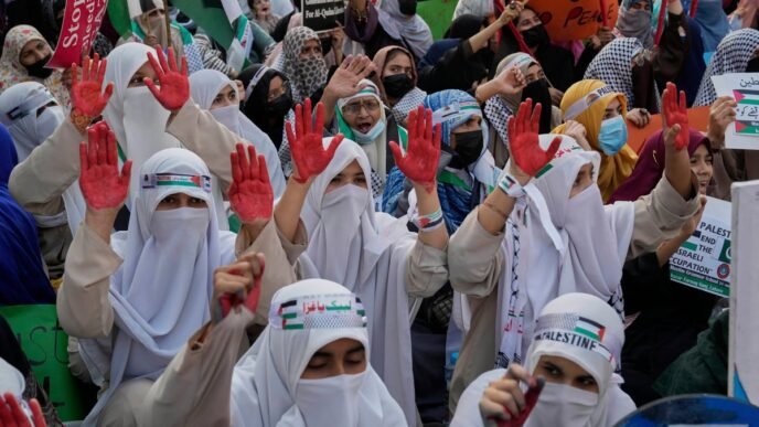 Thousands of Islamists rally in Pakistan against Israel’s bombing in Gaza