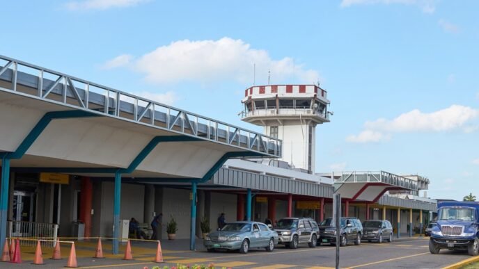 U.S. man hijacks flight in Belize, stabs 3, is shot dead