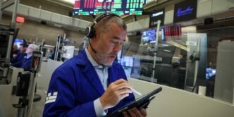 Wall St. slumps as Trump renews tirade against Fed's Powell