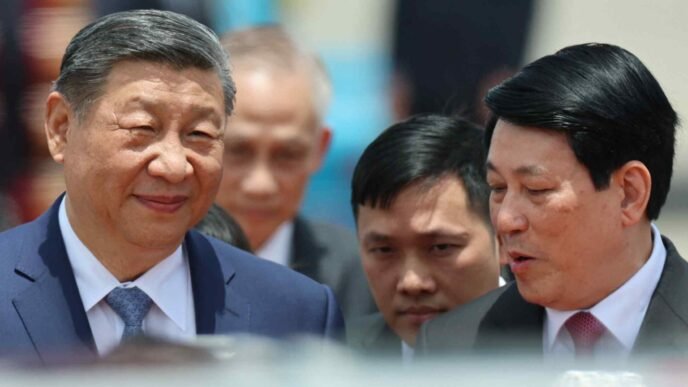 Xi Jinping calls for Vietnam to join China in tackling trade war