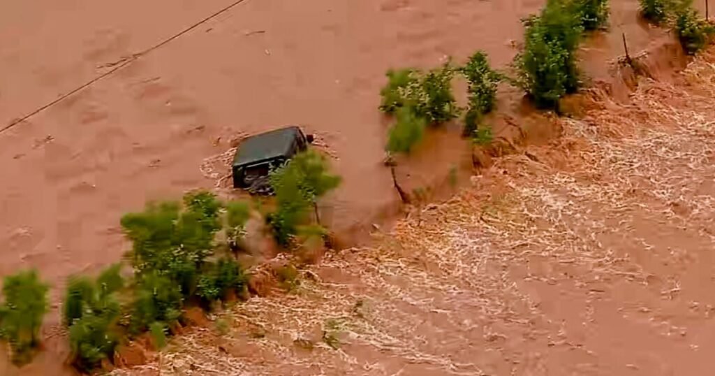 1 dead in flooding in Oklahoma as downpours hit region