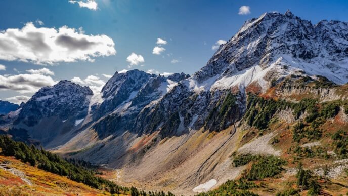 3 die in North Cascades National Park climbing fall