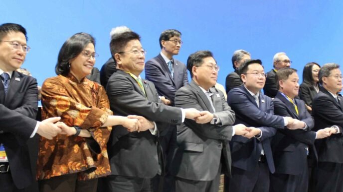 ASEAN joins Japan, China and South Korea in protectionism warning