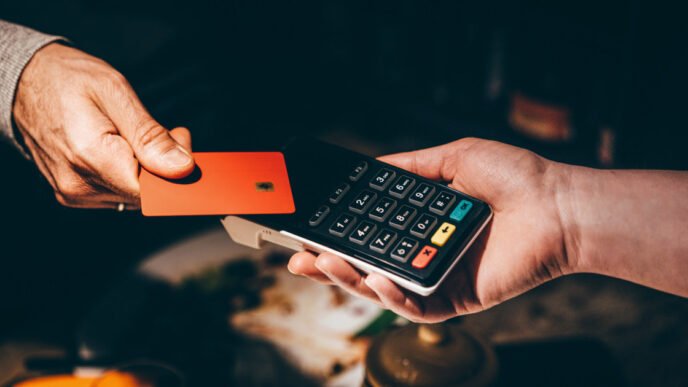 Banks are keeping credit card rates high even after the CFPB rule they blamed for high APRs was killed