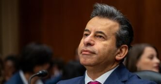 FDA chief says pregnant women should decide on Covid vaccine with doctors