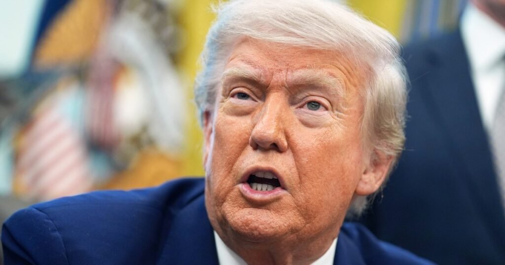 Federal appeals court temporarily pauses rulings on Trump tariffs, allowing them to continue