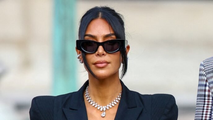 Guilty verdicts for 8 of 10 charged with armed robbery of Kim Kardashian