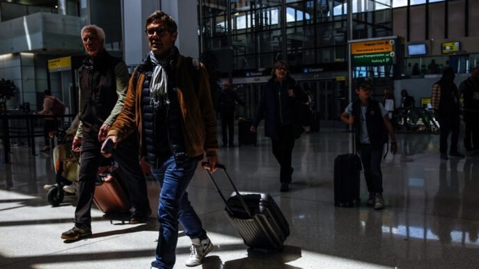 How to navigate Newark airport amid delays and outages