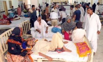 Hundreds of heatstroke cases reported in Sindh