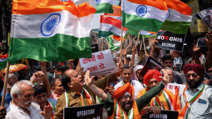Indian government sends notices to online retailers for selling Pakistan flags days after military standoff