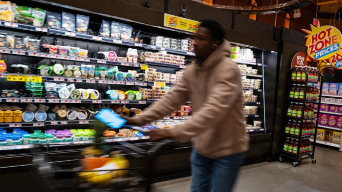 Inflation rate slipped to 2.1% in April, lower than expected, Fed's preferred gauge shows
