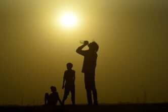 Intense heatwaves to persist in Pakistan till May 24
