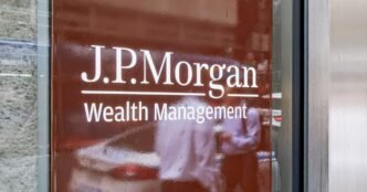 JPMorgan Chase is heading upmarket to woo America's millionaires