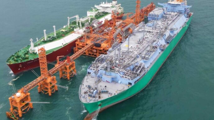 Japan shipping giant Mitsui O.S.K. to stop ordering Chinese LNG carriers