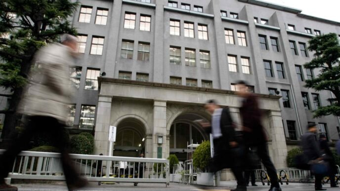 Japan to sound out JGB dealers June 20, fueling issuance cut talk
