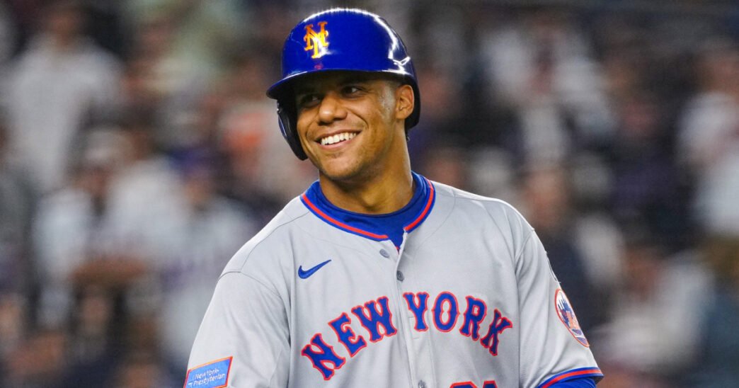 Juan Soto greeted with standing jeer in Yankee Stadium return, then touches heart with helmet