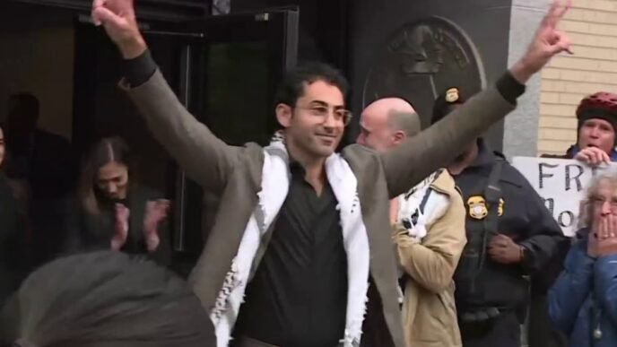 Judge orders release of Columbia student Mohsen Mahdawi