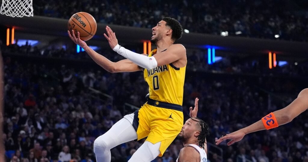 Knicks blow 14-point lead with 3 minutes left in regulation, lose in OT to Pacers in Game 1 of Eastern Conference finals