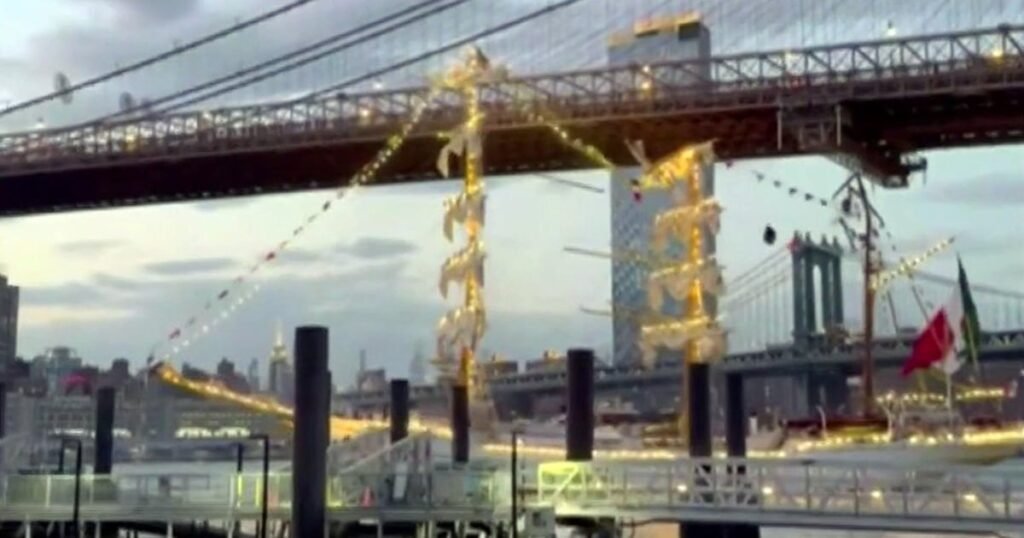 Mexican naval ship slams into Brooklyn Bridge leaving 2 dead