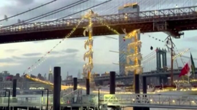Mexican naval ship slams into Brooklyn Bridge leaving 2 dead