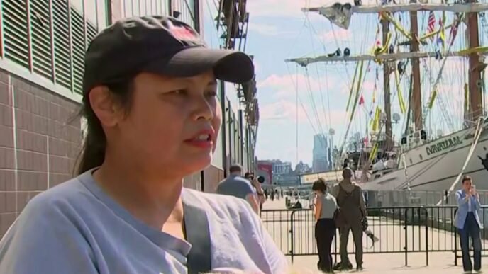 New York City resident reacts to watching ship crash into Brooklyn Bridge