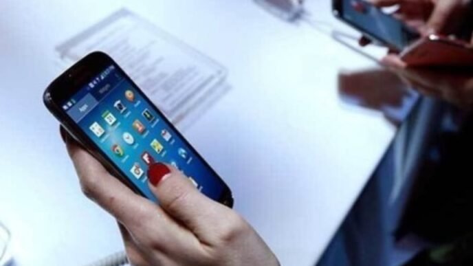 Pakistan sees surge in female mobile users with 8 Million users in 2024