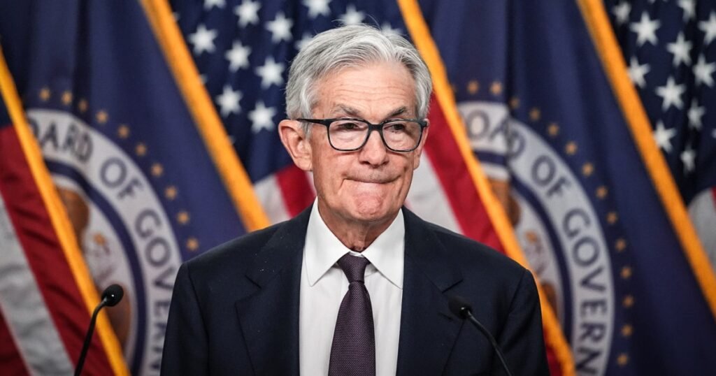 Powell meets Trump, defends Fed independence