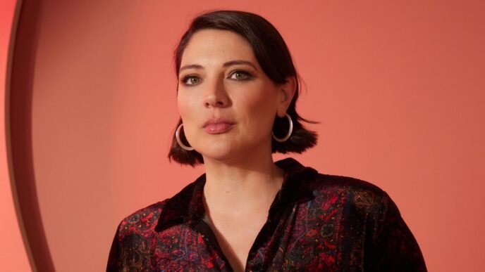 'Seven Husbands of Evelyn Hugo' author Taylor Jenkins Reid comes out as bisexual