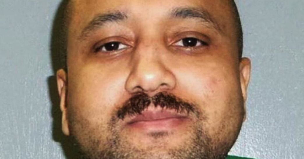 South Carolina inmate's firing squad execution 'botched,' bullets mostly missed heart, lawyers say