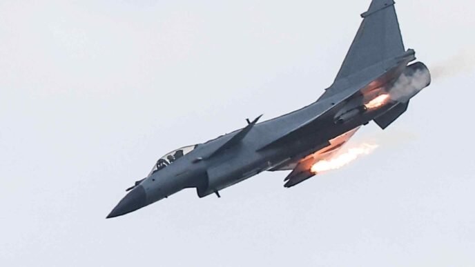 The Chinese-made jet bringing down Indian fighters in Pakistan