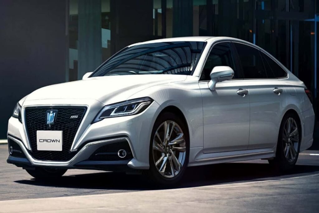 Toyota Crown Price & Specifications in Pakistan- May 2025