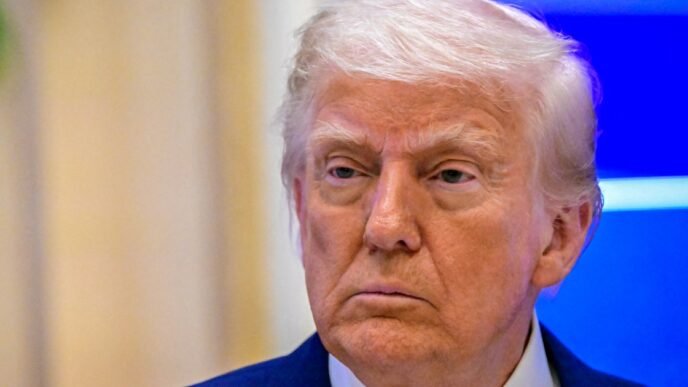 Trump says he'll speak separately to Zelenskyy and Putin on Monday about a potential Russia-Ukraine ceasefire