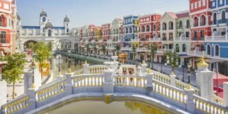 Vingroup's hotel unit Vinpearl shares up 19.9% on listing day