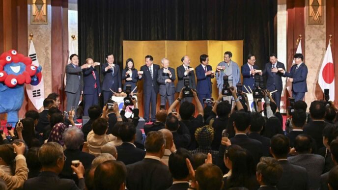 40% of Japanese, South Korean firms plan more collaboration with each other