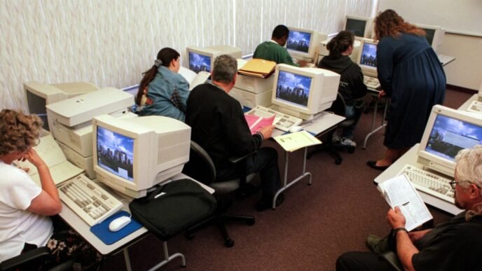 American attitudes about AI today mirror poll answers about the rise of the internet in the ’90s