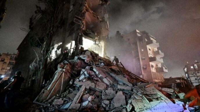 Another wave of Iranian missiles hits Haifa, Several high-rise buildings destroyed, Many Injured