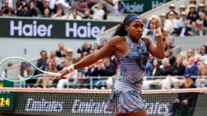 Coco Gauff defeats top-ranked Aryna Sabalenka in 3 sets to win her first French Open title