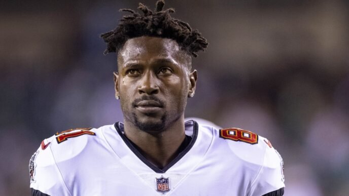 Former NFL star Antonio Brown wanted on attempted murder charge in Miami