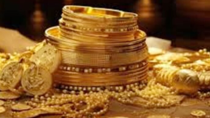 Gold price climbs again in Pakistan
