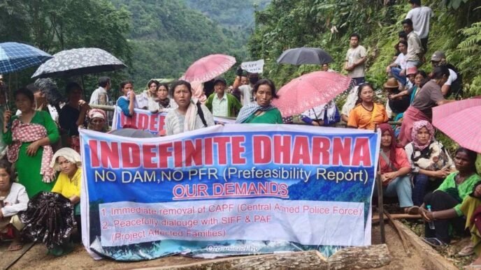 India's largest dam project on China border opposed by locals