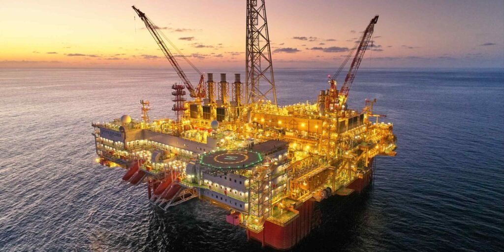 Iran tensions push up energy, defense stocks in Japan while yen falls