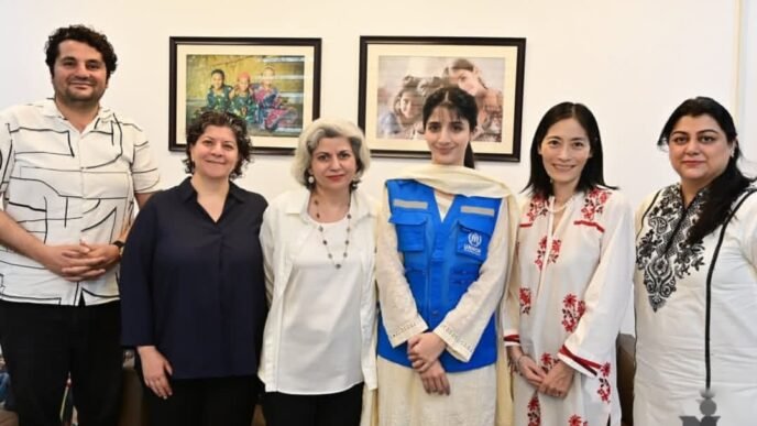 Mawra Hocane engages in humanitarian work with UNHCR
