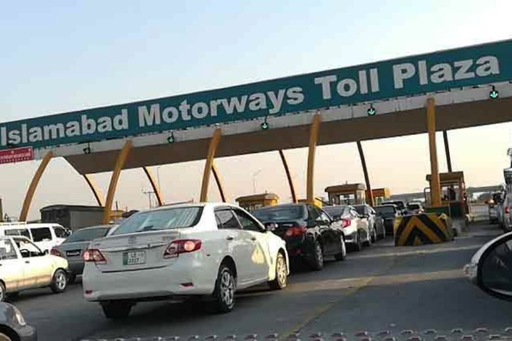 NHA to impose 50% extra toll on vehicles without M-Tag