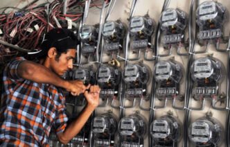 PM Shehbaz approves 'Apna Meter Apni Reading' app to replace meter readers in power Discos
