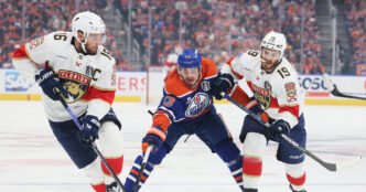 Panthers win, 5-4, Game 2 against Oilers in double OT to tie Stanley Cup series 1-1