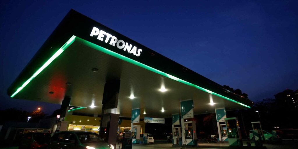 Petronas' 10% layoffs reflect energy shift, domestic frictions